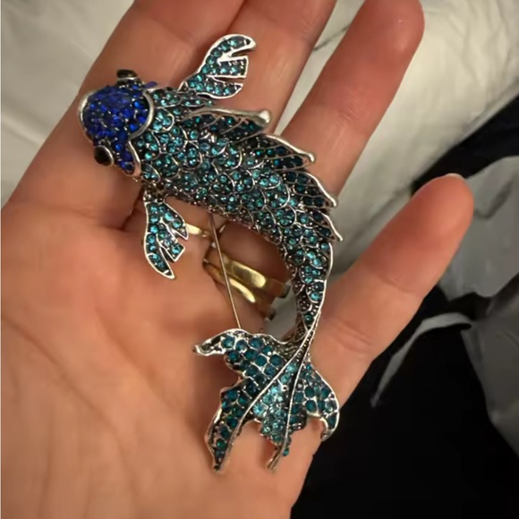 Luxe Crystal Koi Fish Statement Brooch – Deep Blue High-Grade Rhinestones - Picture 4 of 5